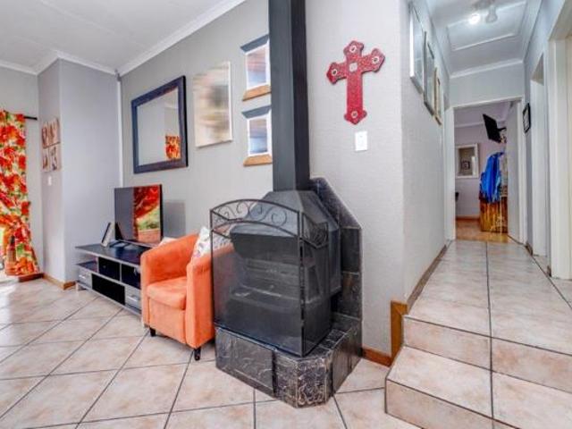 Townhouse for sale in West Rand Garden estates, Westonaria Local Municipality