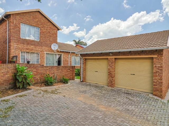 Townhouse for sale in Nooitgedacht, Gauteng