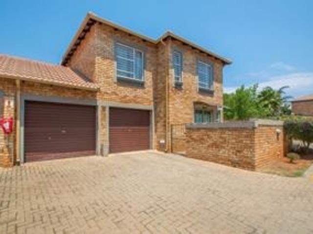 Townhouse for rent in Nooitgedacht, Gauteng