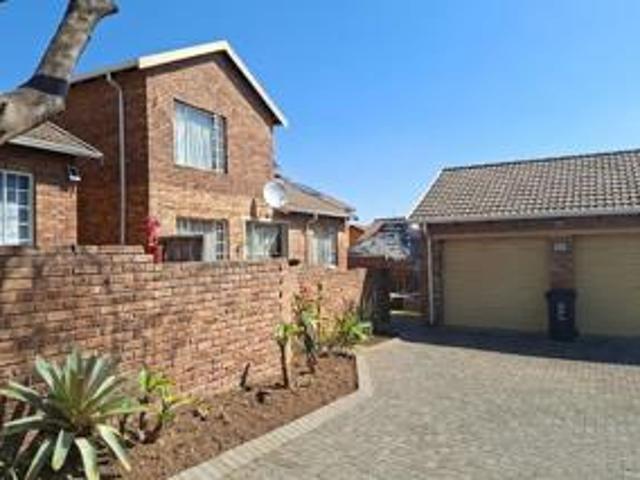 Townhouse for sale in Westonaria, Gauteng