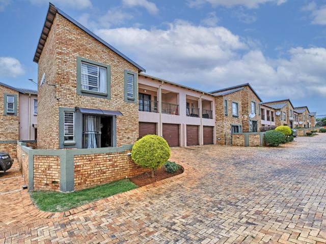 Townhouse for sale in Nooitgedacht, Gauteng