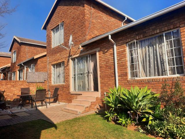 Townhouse for sale in Nooitgedacht, Gauteng