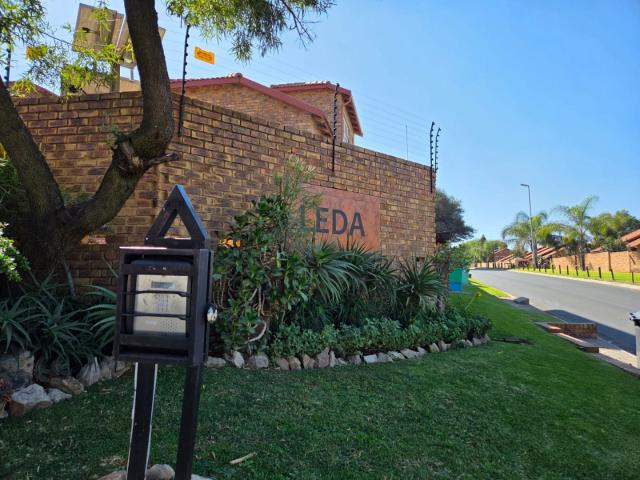 Townhouse for rent in Roodepoort