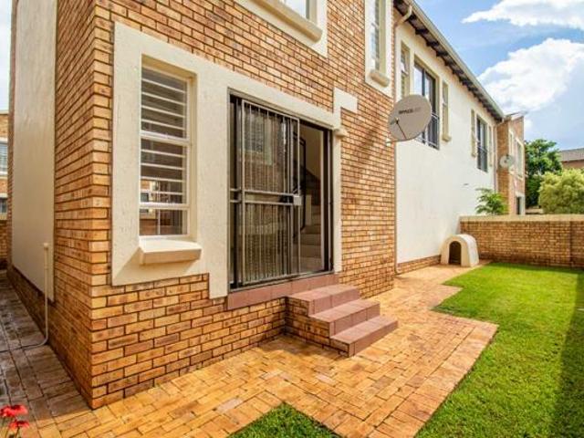Townhouse for rent in West Rand Garden estates, Westonaria Local Municipality