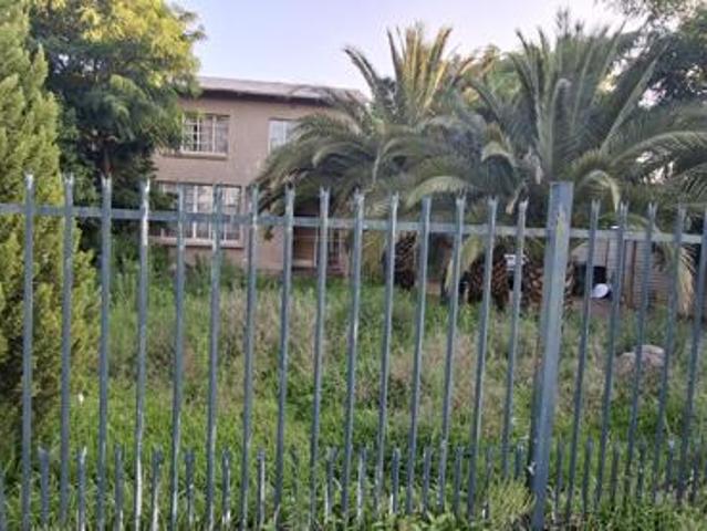 Townhouse for sale in Bloemfontein, Free State