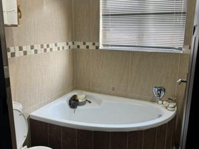 Townhouse for sale in Dr Kenneth Kaunda, North West