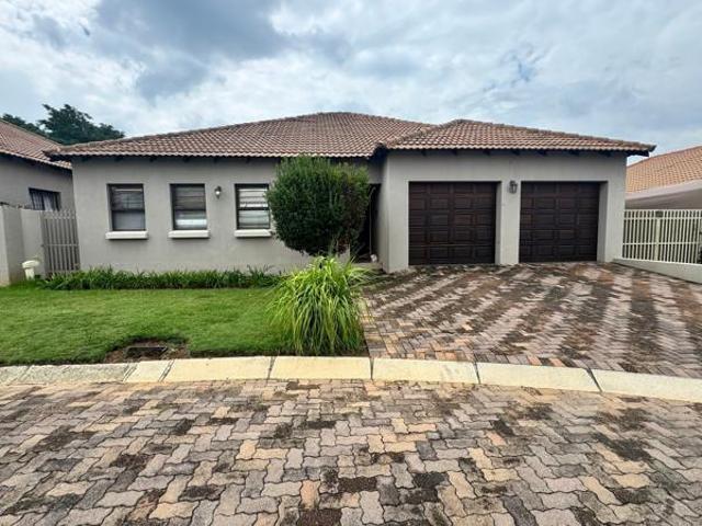 Townhouse for sale in Dr Kenneth Kaunda, North West