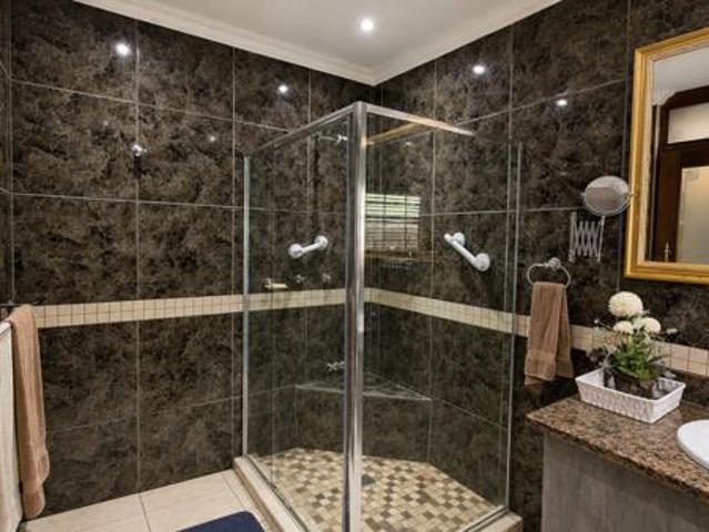 Townhouse for sale in Dr Kenneth Kaunda, North West
