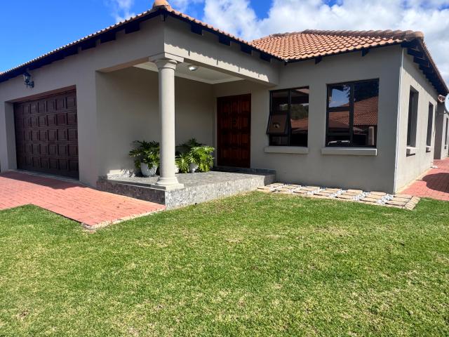 Townhouse for rent in Dr Kenneth Kaunda, North West