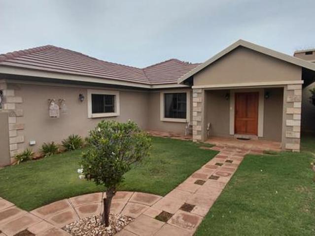 Townhouse for sale in Klerksdorp, North West