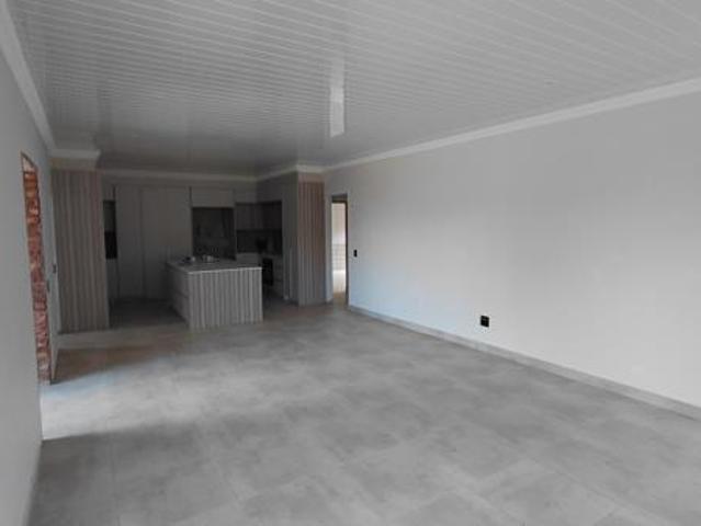 Townhouse for rent in Klerksdorp, Matlosana Local Municipality