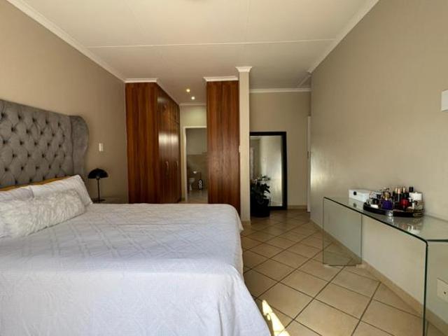 Townhouse for rent in Dr Kenneth Kaunda, North West