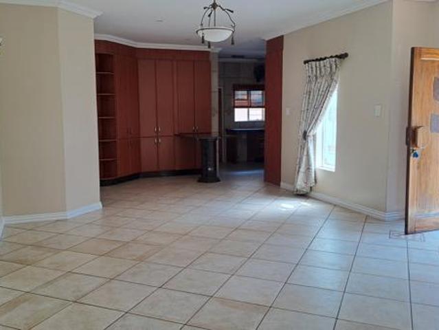 Townhouse for sale in Dr Kenneth Kaunda, North West