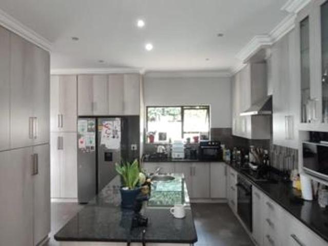 Townhouse for rent in Dr Kenneth Kaunda, North West