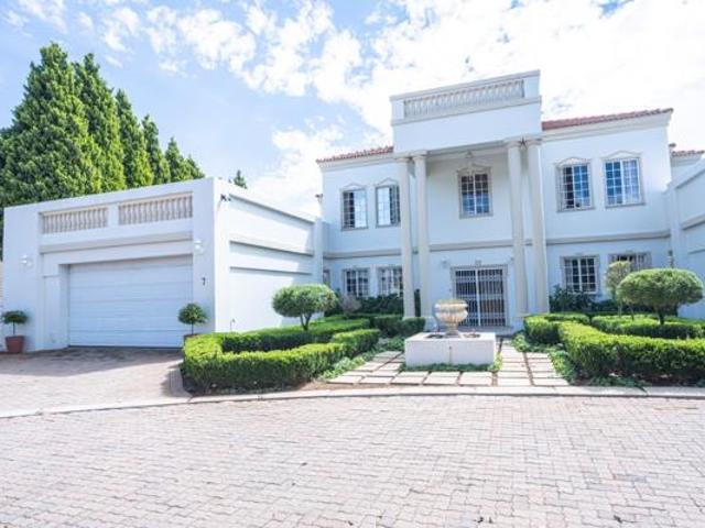 Townhouse for sale in Dr Kenneth Kaunda, North West