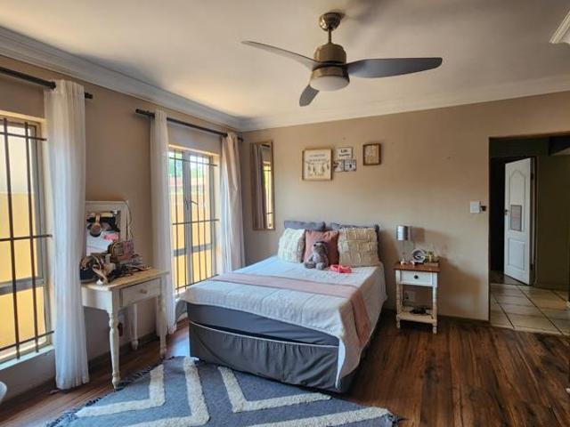 Townhouse for sale in Klerksdorp, North West