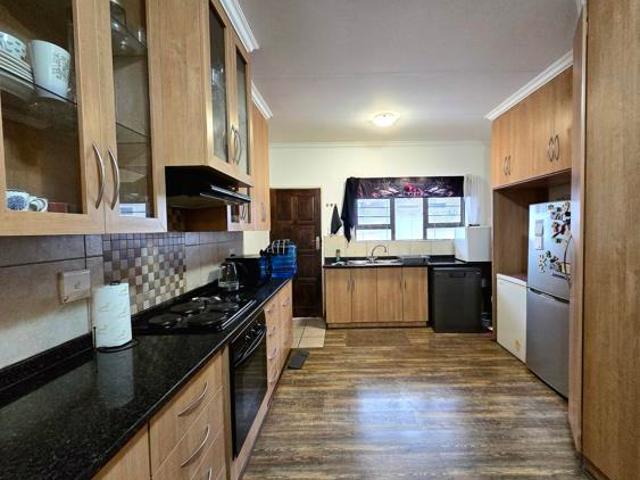 Townhouse for sale in Dr Kenneth Kaunda, North West
