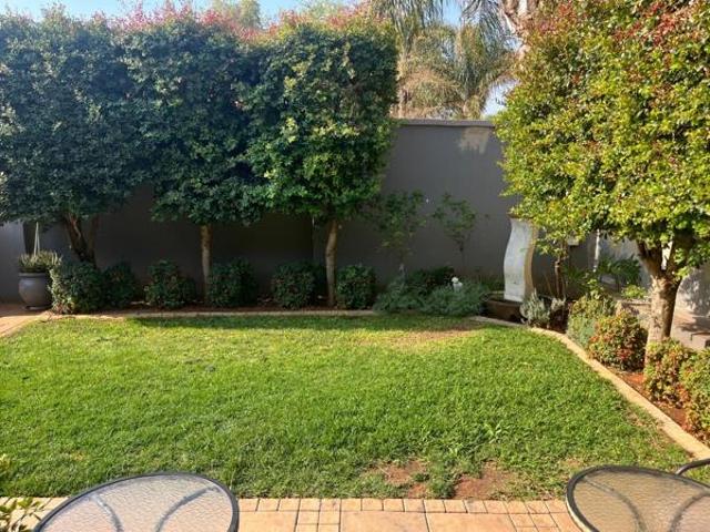 Townhouse for sale in Dr Kenneth Kaunda, North West