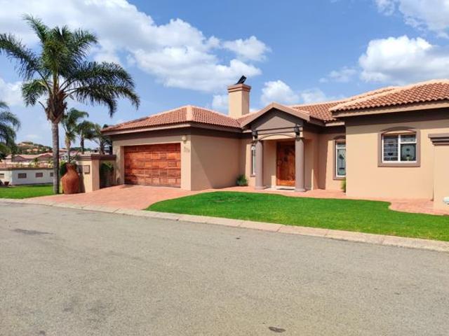 Townhouse for sale in Dr Kenneth Kaunda, North West