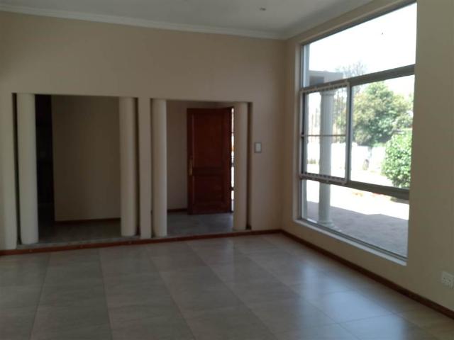 Townhouse for sale in Dr Kenneth Kaunda, North West