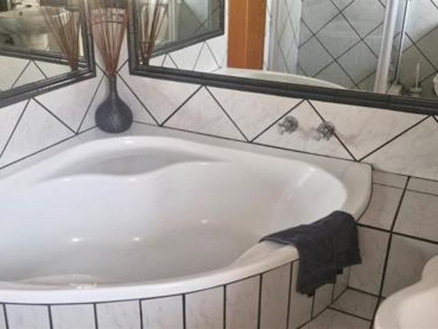 Townhouse for sale in Dr Kenneth Kaunda, North West