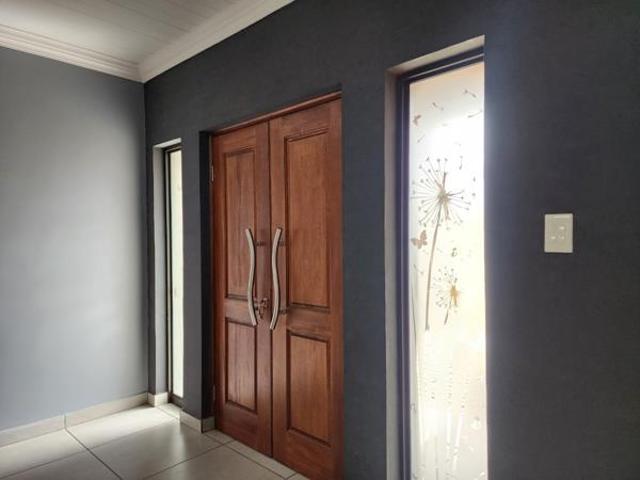 Townhouse for sale in Dr Kenneth Kaunda, North West