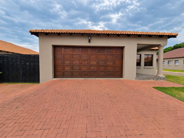 Townhouse for sale in Klerksdorp, Matlosana Local Municipality