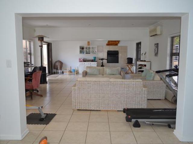 Townhouse for sale in Dr Kenneth Kaunda, North West
