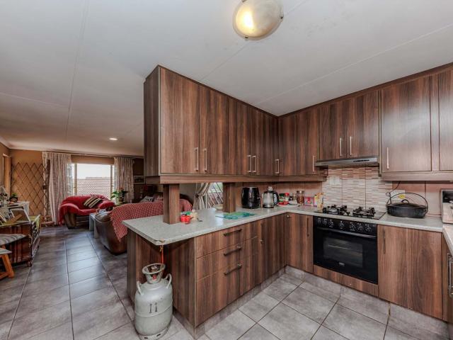 Townhouse for sale in Nooitgedacht, Gauteng