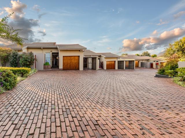 Townhouse for sale in Nooitgedacht, Gauteng