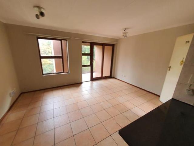 Townhouse for rent in Vosloorus, Gauteng