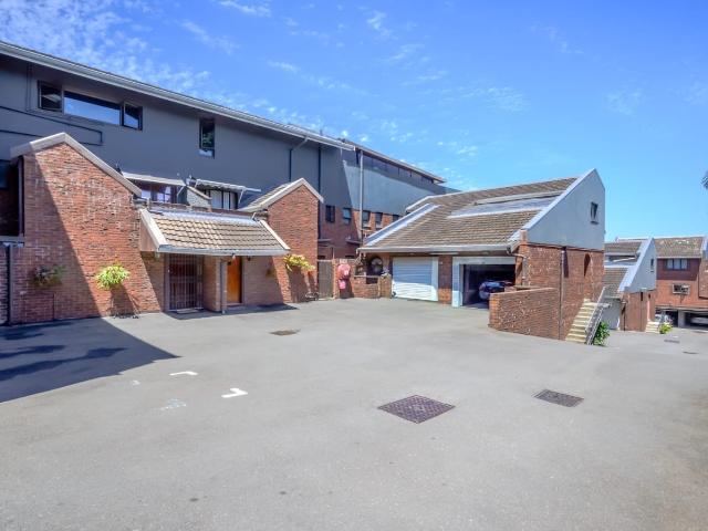Townhouse for sale in Seaview, Kwazulu-natal