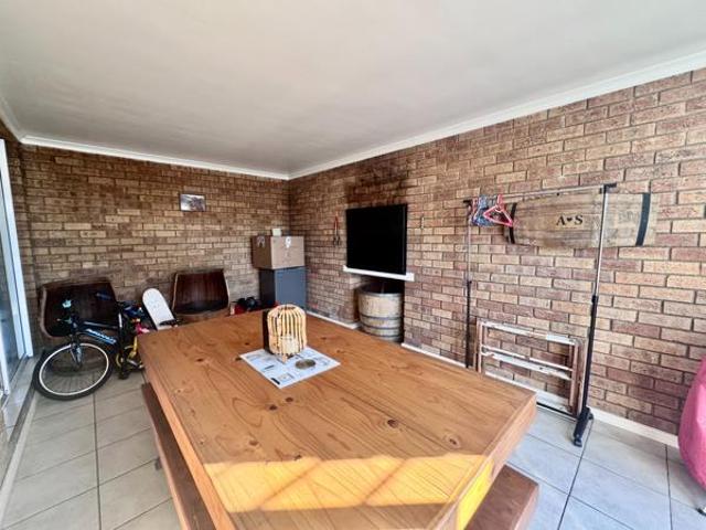 Townhouse for rent in Cape Town, Western Cape