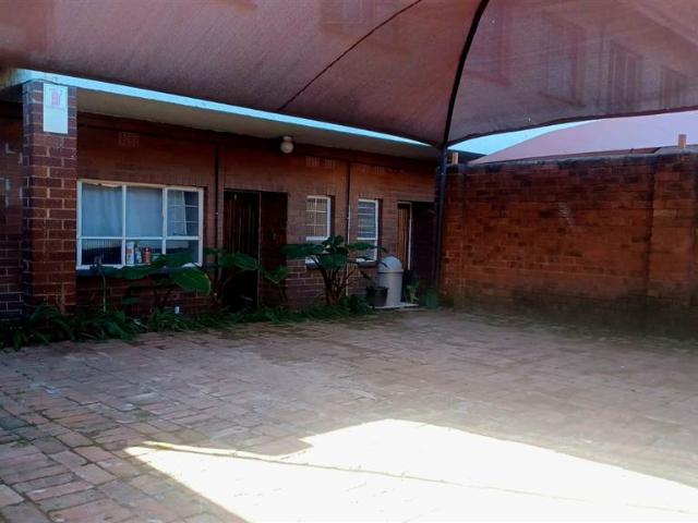 Townhouse for sale in Vosloorus, Gauteng