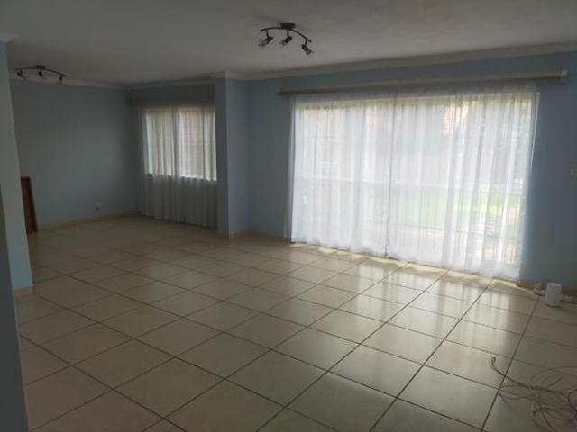 Townhouse for rent in Waterkloof, Gauteng