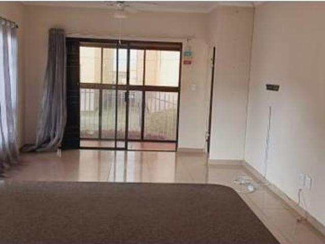 Townhouse for rent in Seaview, Kwazulu-natal