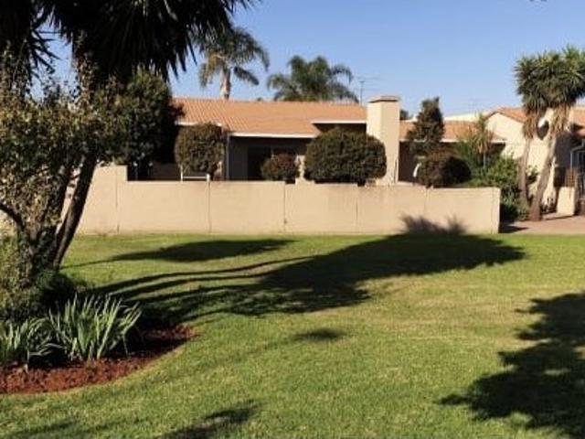 Townhouse for rent in Ekurhuleni, Gauteng