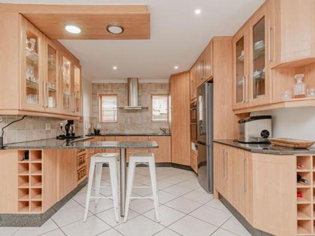 Townhouse for rent in Vosloorus, Gauteng