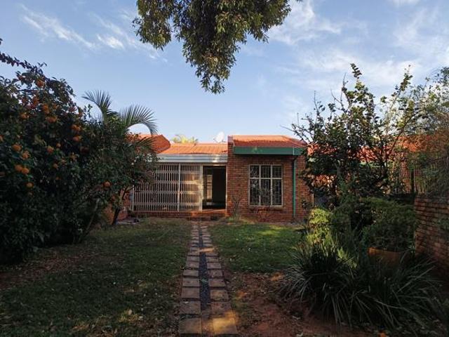 House for rent in Waterkloof, Gauteng