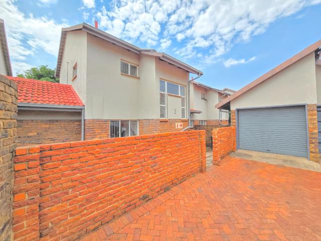 Townhouse for sale in Waterkloof, Gauteng