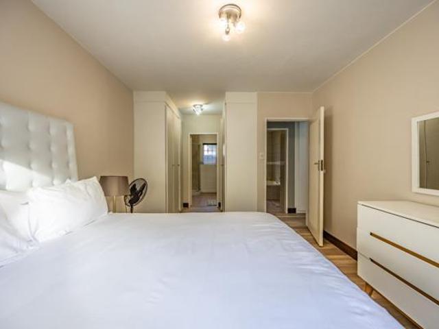 Townhouse for rent in Waterkloof, Gauteng