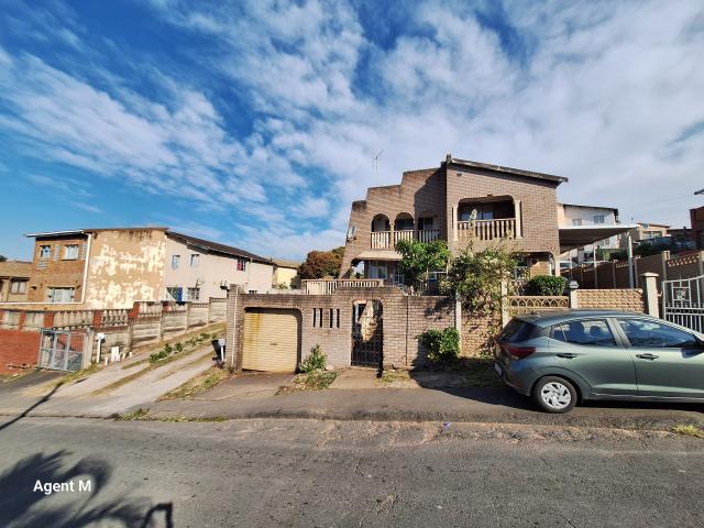 Townhouse for sale in Seaview, Kwazulu-natal