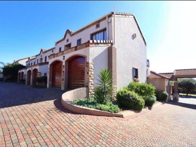 Townhouse for sale in Bloemfontein, Free State