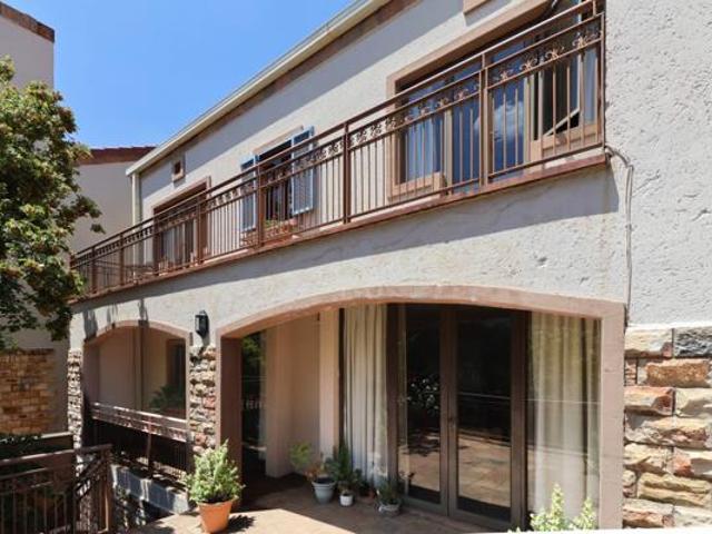 Townhouse for sale in Bloemfontein, Free State