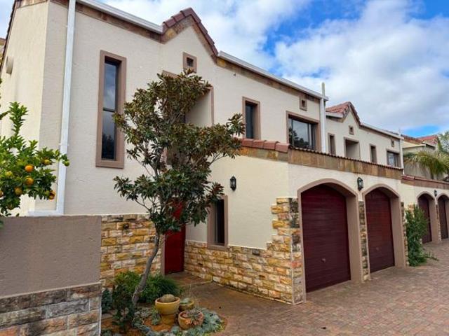Townhouse for sale in Bloemfontein, Free State