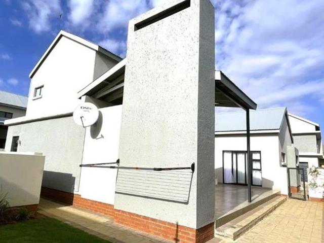 Townhouse for sale in Bloemfontein, Free State