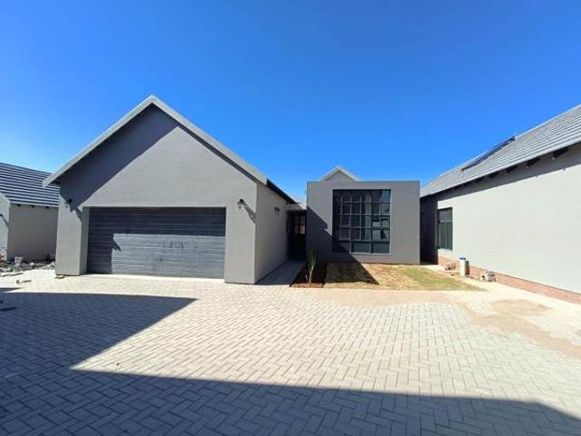 Townhouse for sale in Bloemfontein, Free State
