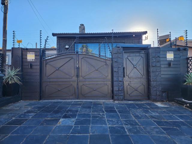Townhouse for sale in Phoenix, Kwazulu-natal
