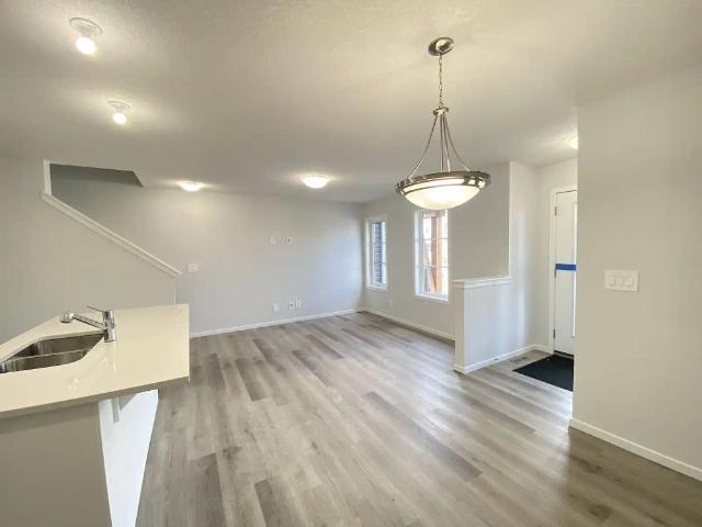 Townhouse for rent in Yorkville, Calgary