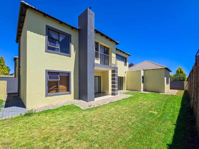 Townhouse for sale in Pretoria, City of Tshwane Metropolitan Municipality